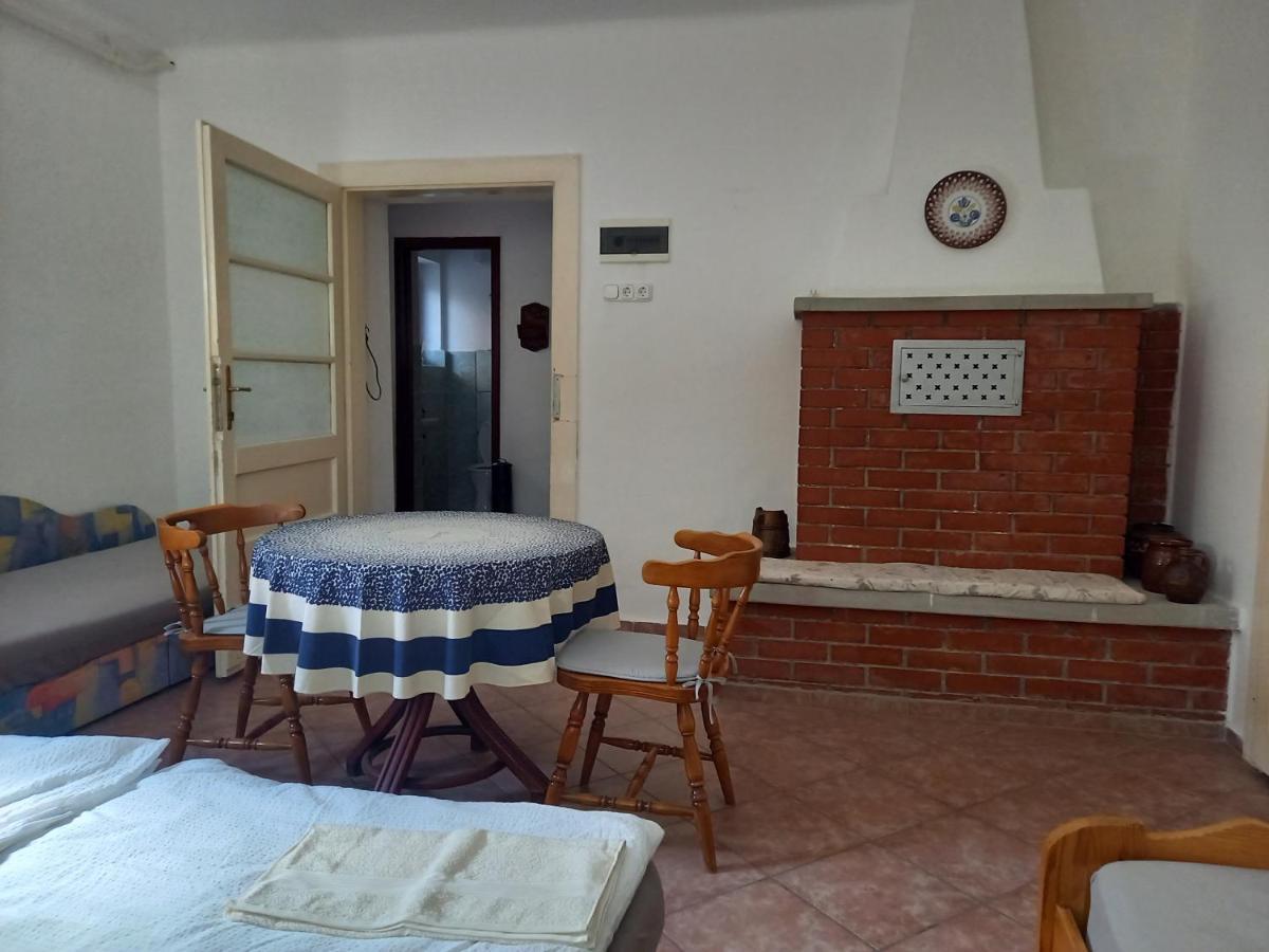 Flamingo Apartman Sopron Eksteriør billede